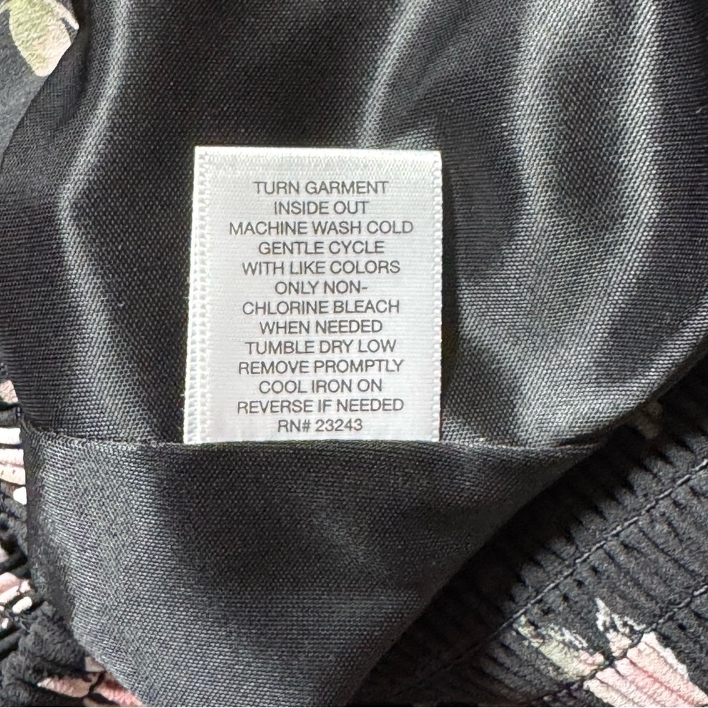 New York & Company Midnight Bloom Smocked Floral Mini Skirt Black XS NWOT - Picture 8 of 8